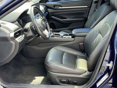 Used 2023 Nissan Altima 2.5 SR w/ SR Premium Package AWD/4WD image 14