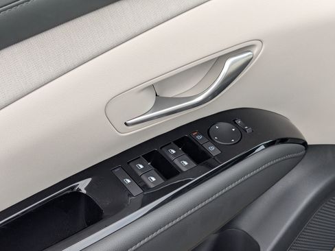 New 2025 Hyundai Tucson Limited image 16