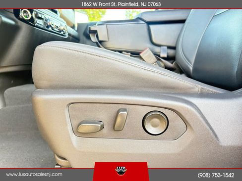 Used 2026 GMC Sierra 1500 SLT AWD/4WD image 32