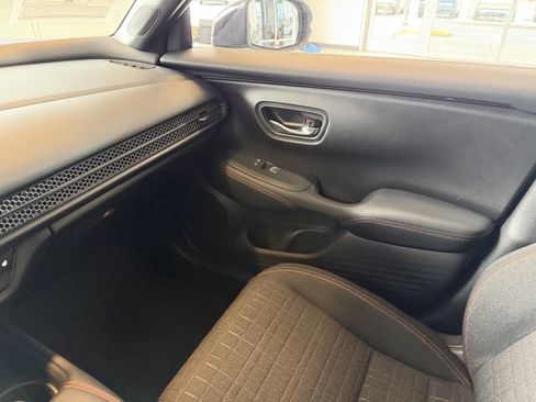 Used 2025 Honda HR-V Sport image 14