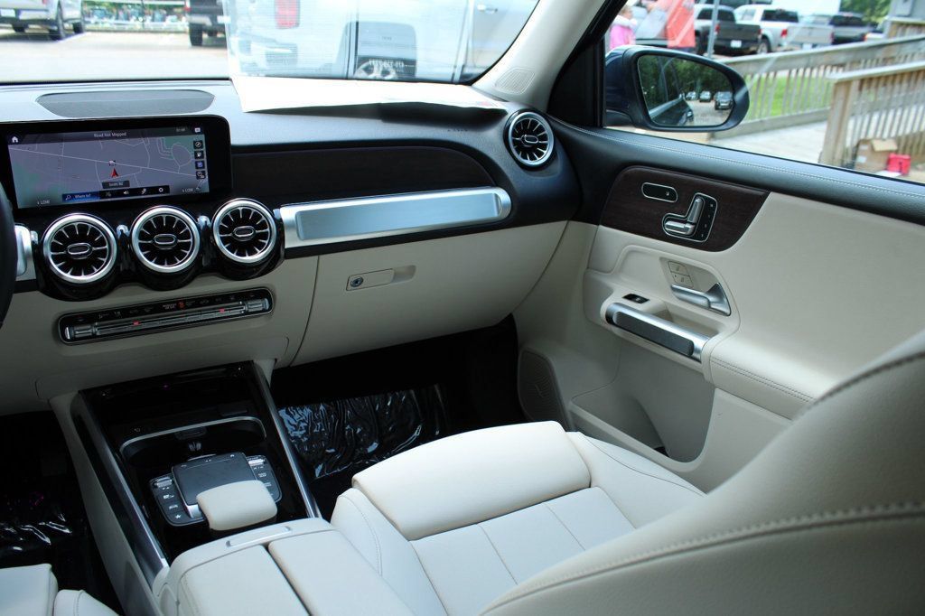 Used 2023 Mercedes-Benz EQB 300 4MATIC image 17