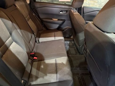 Certified 2025 Nissan Rogue SV image 32