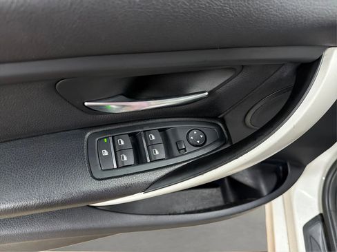 Used 2016 BMW 320i Sedan image 24