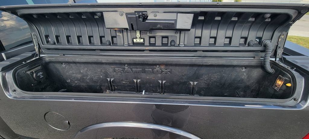 Used 2025 RAM 2500 Limited AWD/4WD image 7