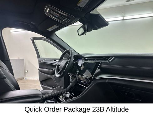 Used 2023 Jeep Grand Cherokee L Laredo AWD/4WD image 20