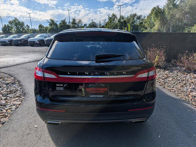 Used 2016 Lincoln MKX Reserve w/ Climate Package FWD image 4