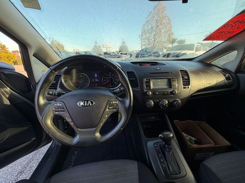 Used 2016 Kia Forte EX image 18