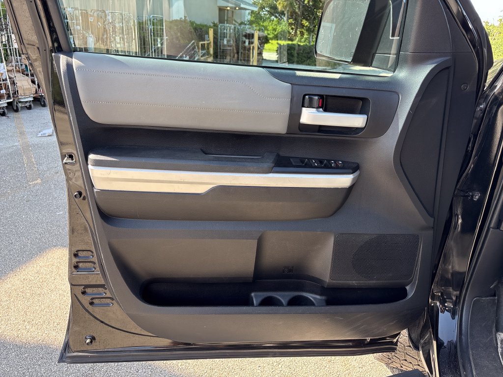 Used 2017 Toyota Tundra Limited w/ Limited Premium Package AWD/4WD image 26