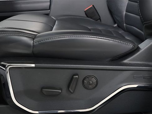 Used 2025 Ford F350 Platinum image 21