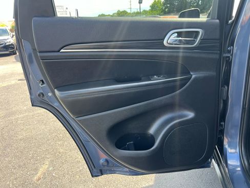 Used 2019 Jeep Grand Cherokee Limited image 21