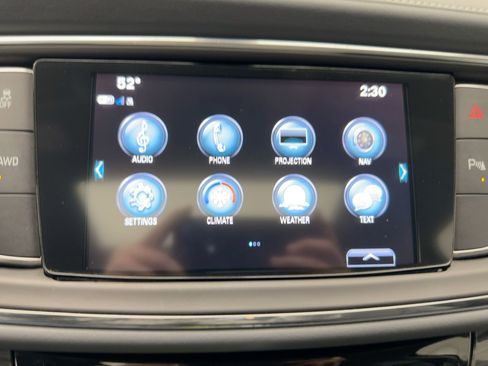 Used 2018 Buick Enclave Essence image 23