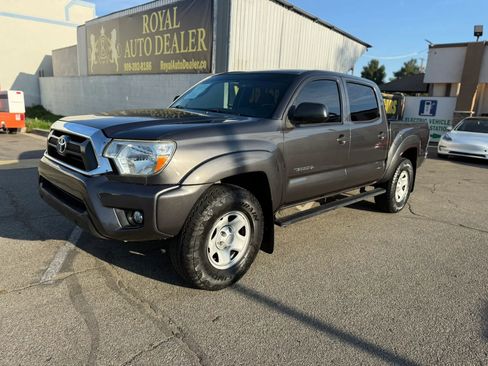 Used 2015 Toyota Tacoma PreRunner w/ SR5 Package image 1
