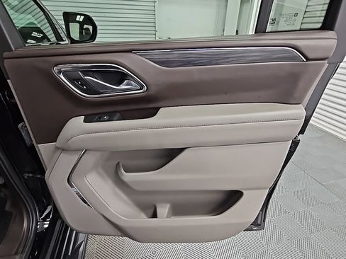 Used 2022 GMC Yukon XL SLT image 38