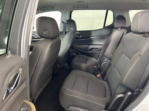 Used 2023 GMC Acadia SLE w/ Driver Convenience Package FWD image 25
