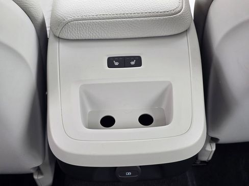 Used 2022 Volvo S60 B5 Inscription image 18