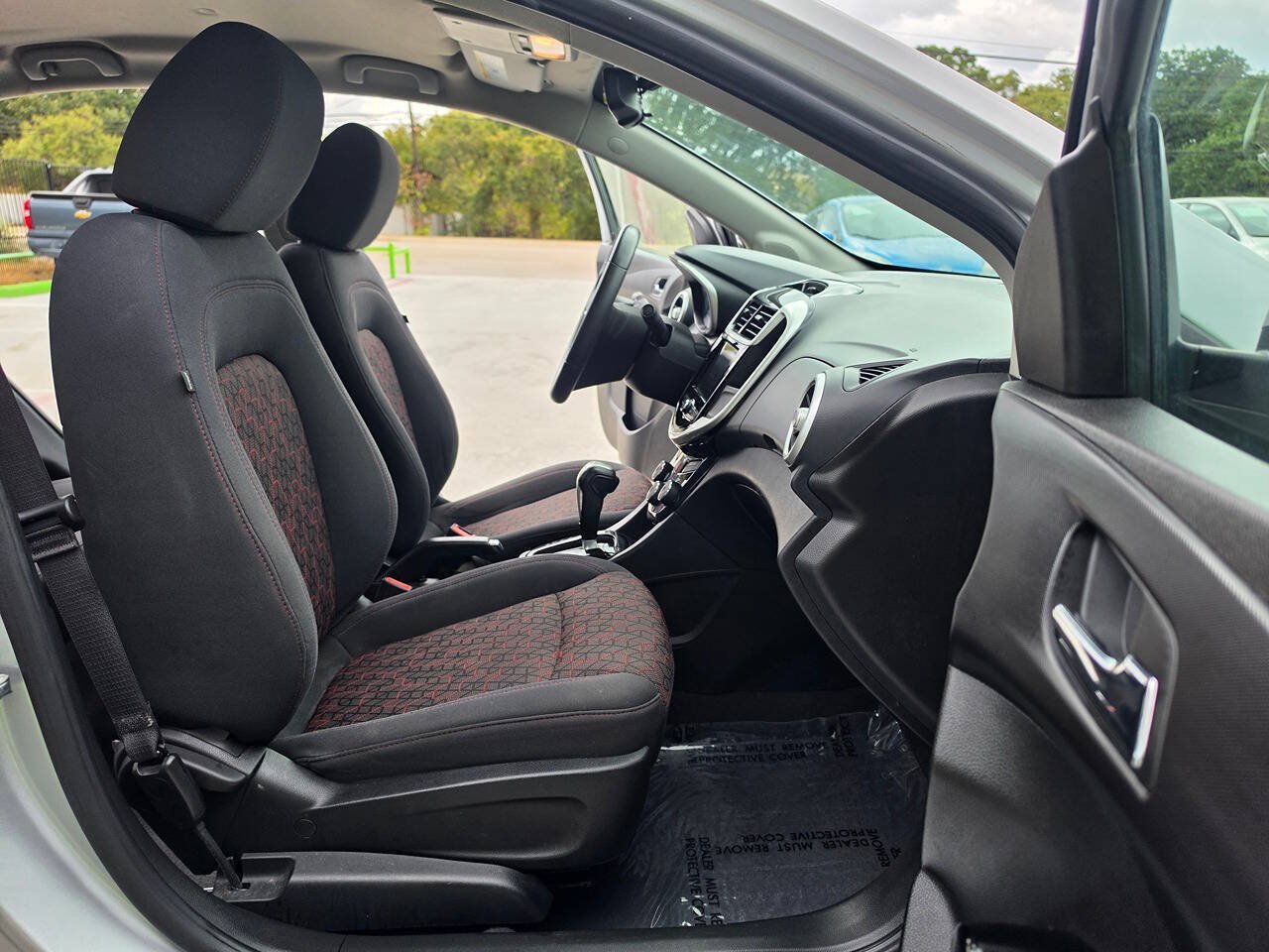 Used 2019 Chevrolet Sonic LT w/ Convenience Package FWD image 29