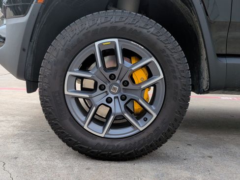 Used 2023 Rivian R1S Adventure AWD/4WD image 12