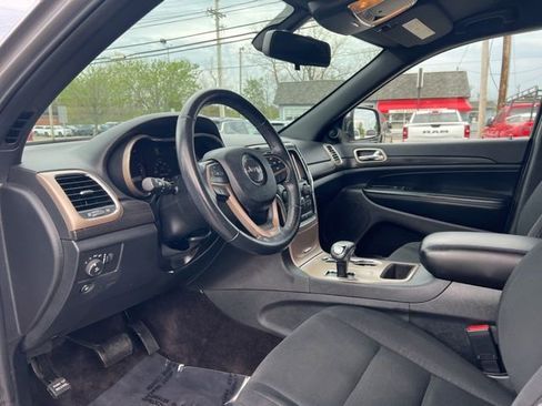Used 2015 Jeep Grand Cherokee Laredo AWD/4WD image 2