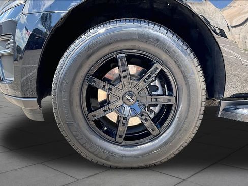 Used 2023 Ford Expedition XLT RWD image 13