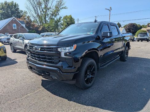 Used 2023 Chevrolet Silverado 1500 RST AWD/4WD image 3