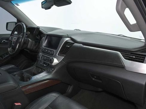 Used 2017 GMC Yukon XL SLT image 12