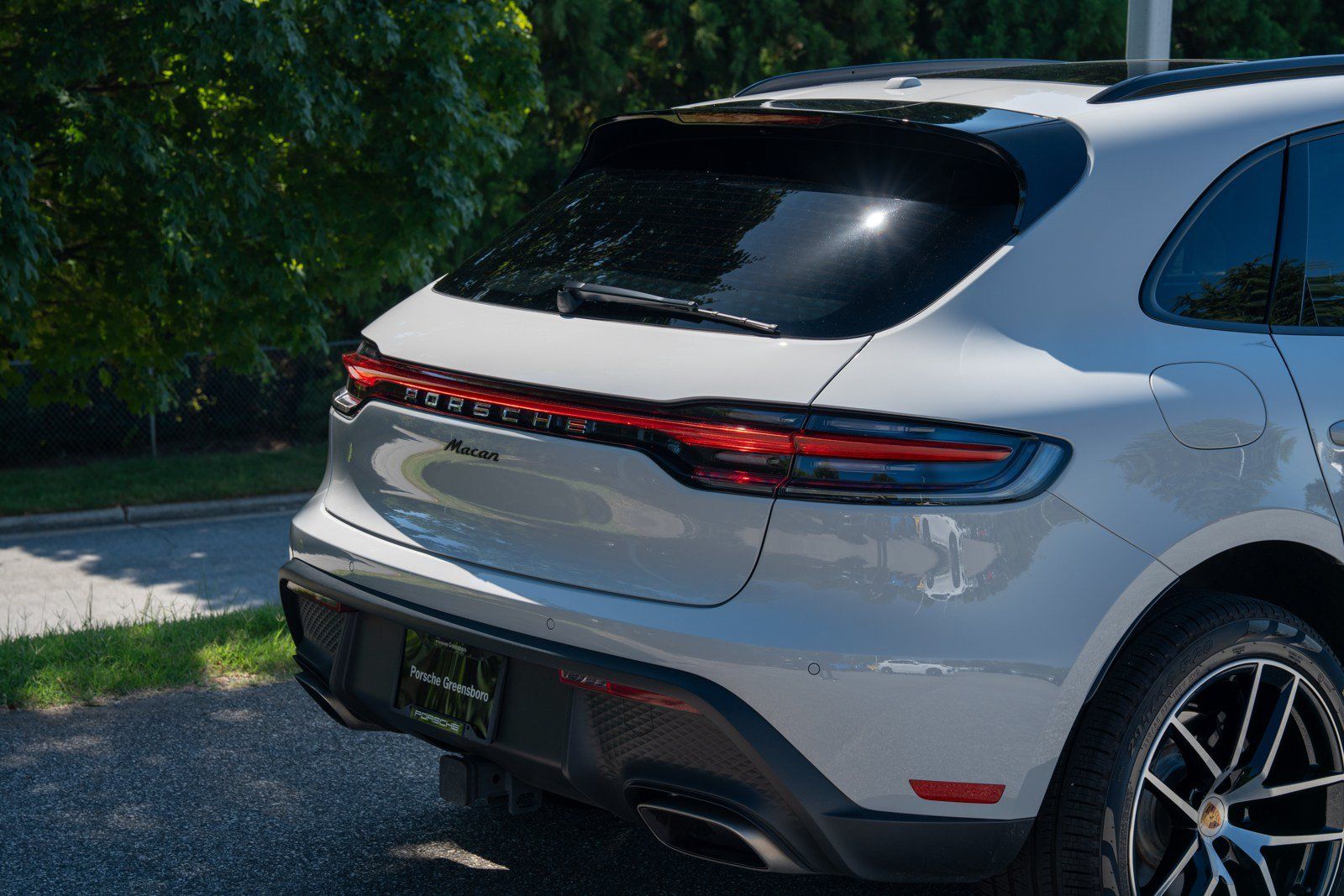 Certified 2026 Porsche Macan AWD/4WD image 13