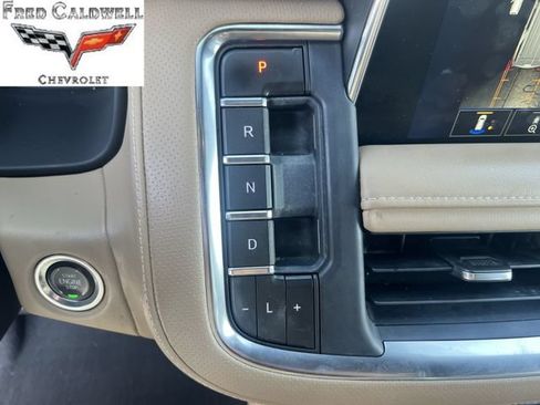 Used 2023 Chevrolet Tahoe Premier AWD/4WD image 21