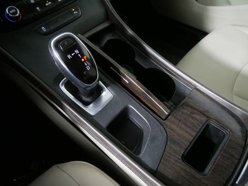 Used 2017 Buick LaCrosse Preferred image 24