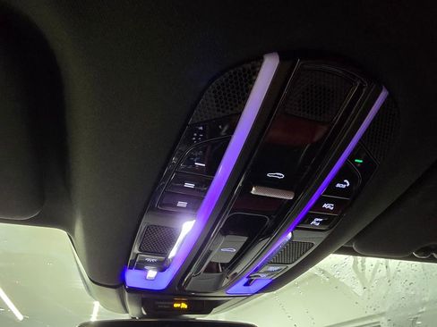 Used 2021 Porsche Cayenne S image 21