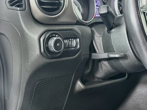 Used 2019 Jeep Wrangler Unlimited Sport S AWD/4WD image 17