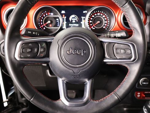 Used 2018 Jeep Wrangler Unlimited Rubicon AWD/4WD image 3