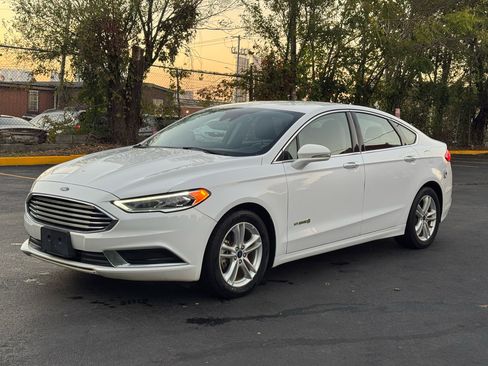 Used 2018 Ford Fusion SE w/ Equipment Group 602A image 4