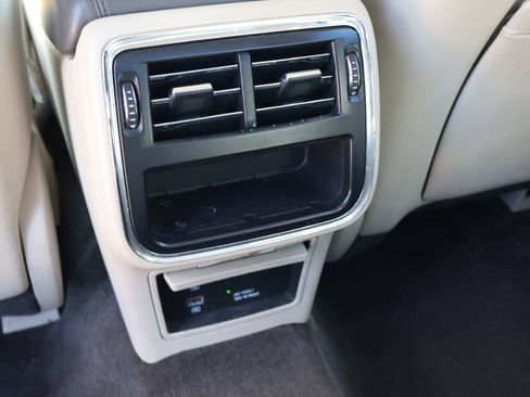 Used 2017 Lincoln Continental Select FWD image 21