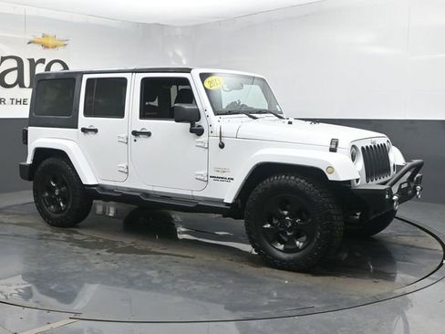 Used 2013 Jeep Wrangler Unlimited Sahara w/ Dual Top Group AWD/4WD image 6