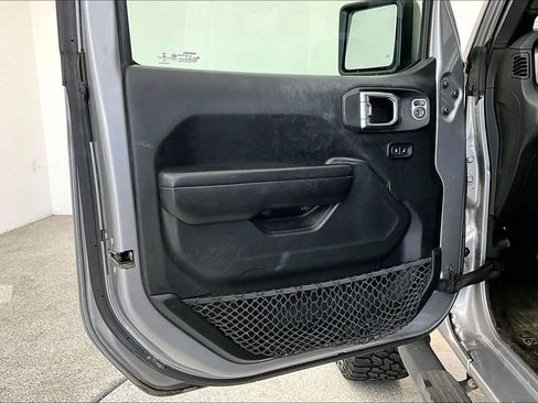 Used 2018 Jeep Wrangler Unlimited Sport S image 23