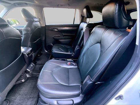 Used 2021 Toyota Highlander Limited AWD/4WD image 20
