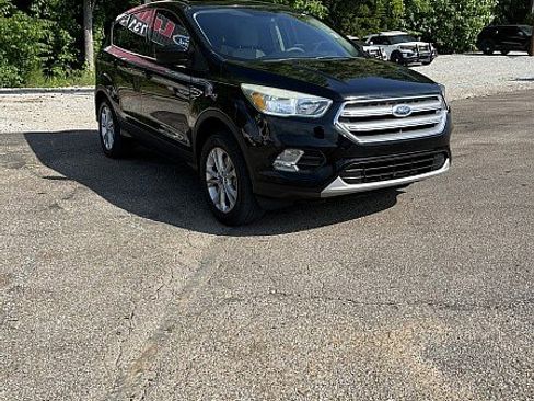 Used 2017 Ford Escape SE AWD/4WD image 1