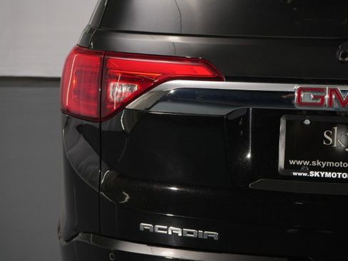 Used 2019 GMC Acadia Denali image 13