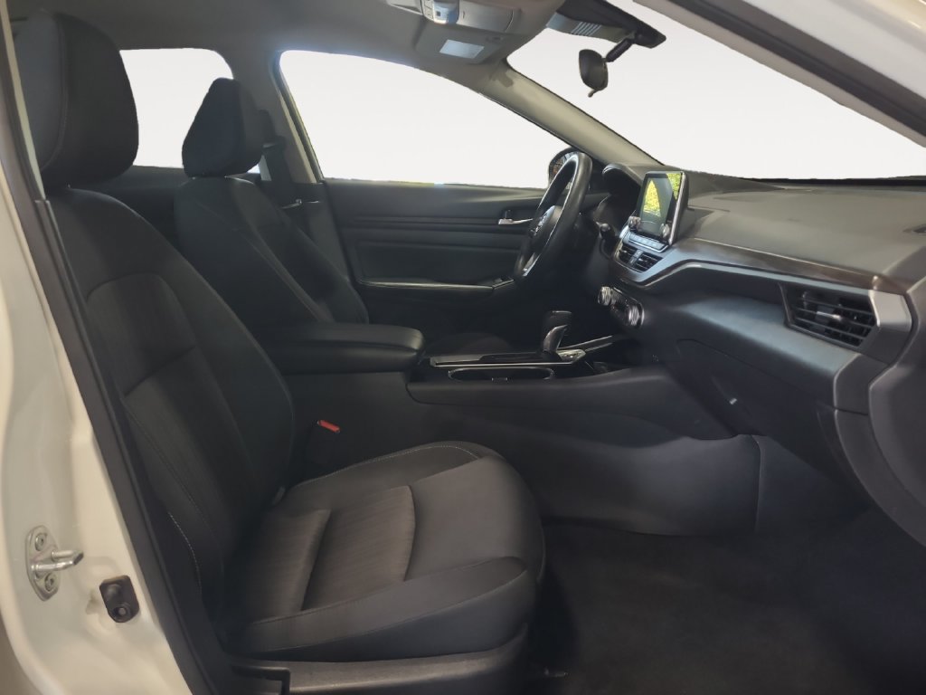 Used 2024 Nissan Altima 2.5 SV FWD image 15
