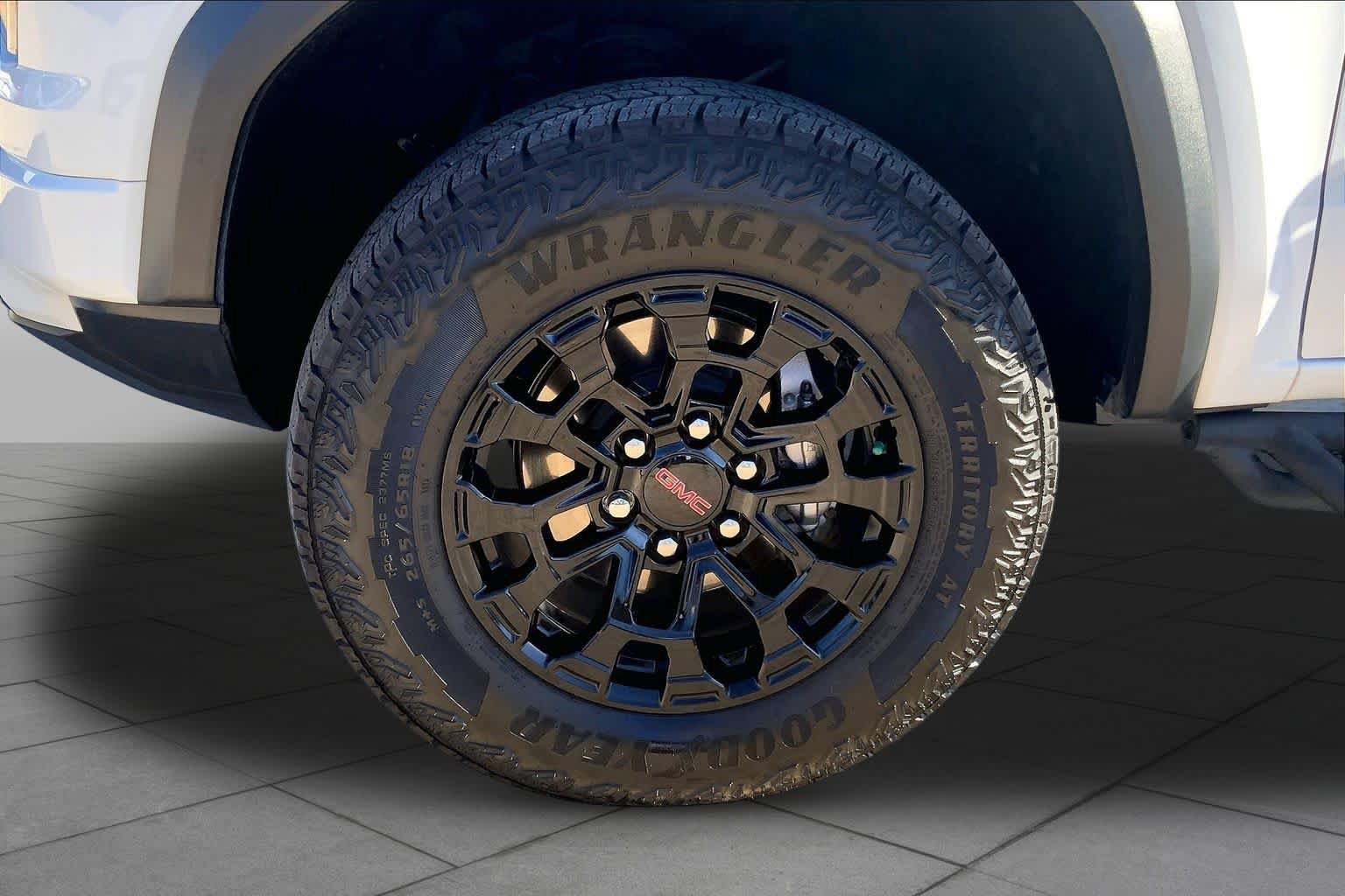 Used 2026 GMC Canyon Elevation w/ Convenience Package RWD image 10
