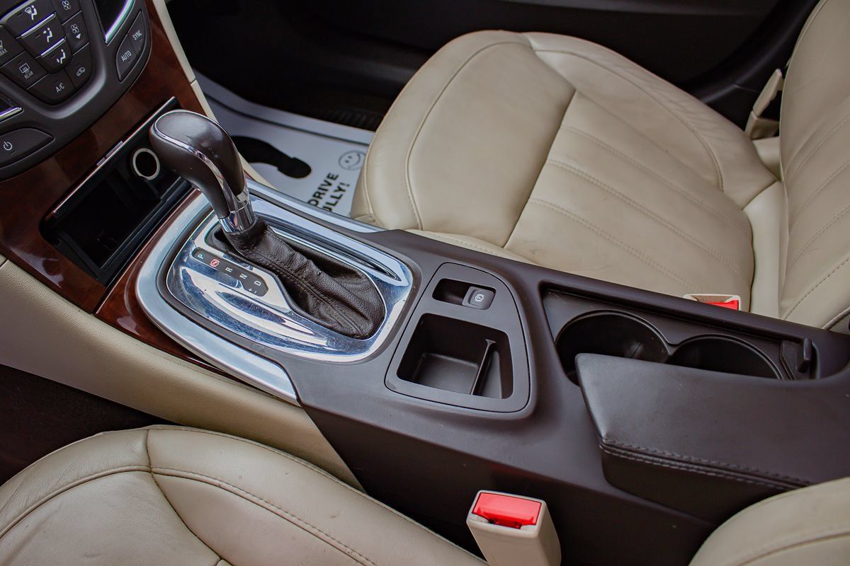 Used 2016 Buick Regal AWD image 27