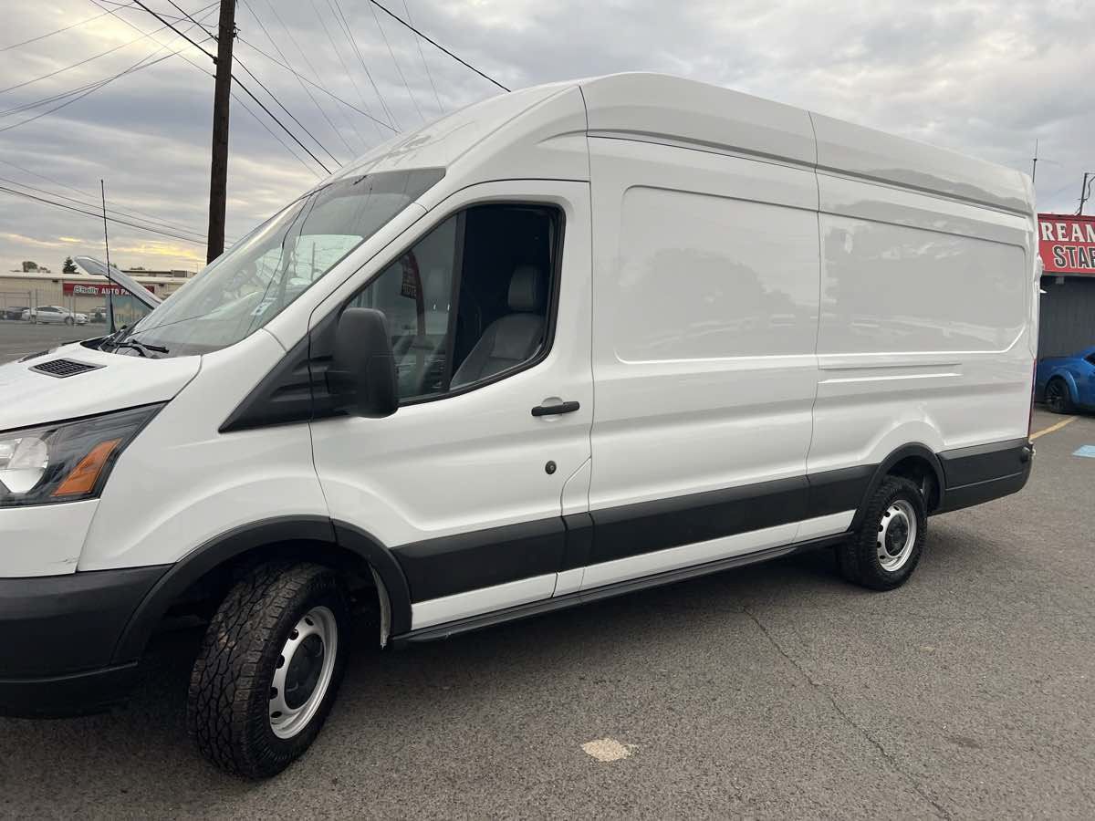 Used 2019 Ford Transit 250 148 High Roof Extended RWD image 3