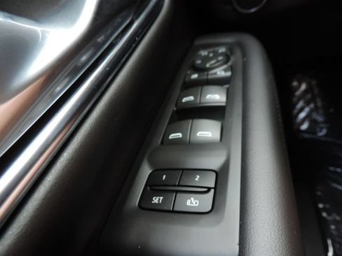 Used 2023 Chevrolet Suburban Z71 w/ Luxury Package AWD/4WD image 28