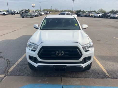 Used 2022 Toyota Tacoma SR w/ SR Convenience Package image 2