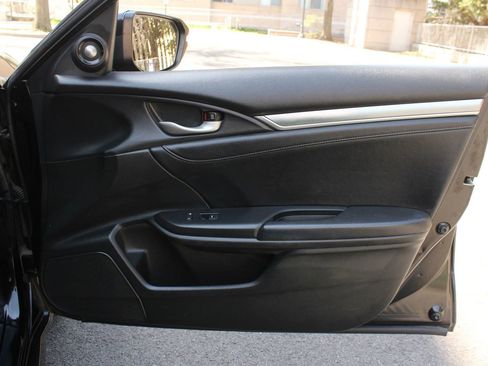 Used 2016 Honda Civic Touring image 25