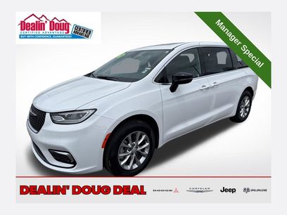 Used 2026 Chrysler Pacifica Limited