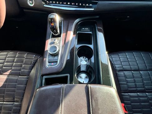 Used 2022 Cadillac Escalade Sport Platinum AWD/4WD image 19