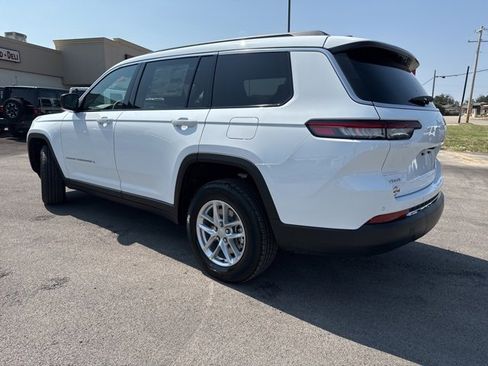 New 2025 Jeep Grand Cherokee L Laredo image 4