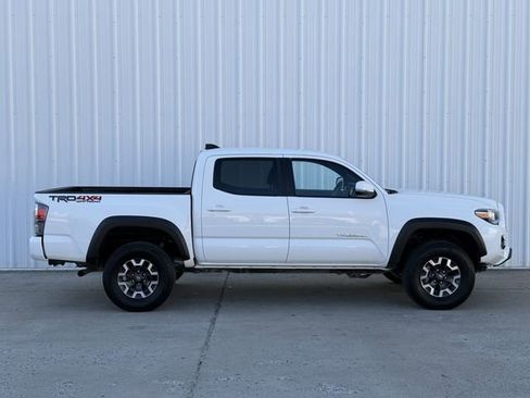 Used 2023 Toyota Tacoma TRD Off-Road w/ Technology Package image 3