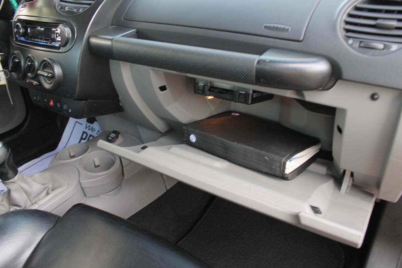 Used 2001 Volkswagen Beetle Sport FWD image 28